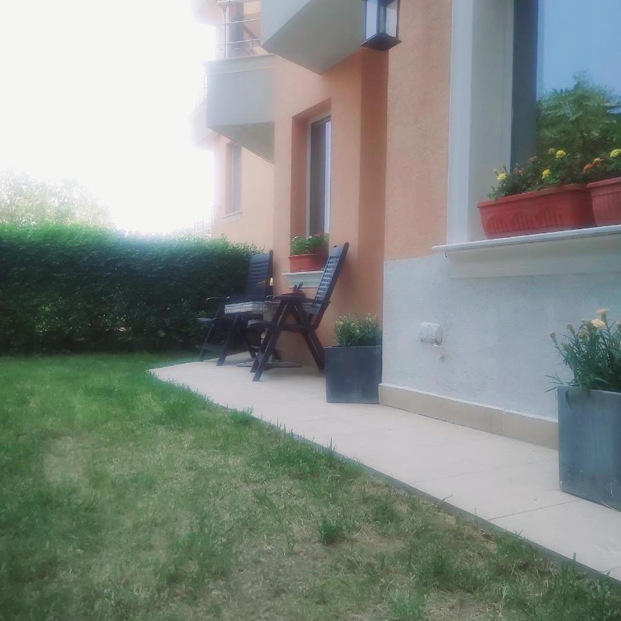 Saint Nicholas Varna Lovely 2 Bedroom Apartment With Sunny Garden Eksteriør bilde