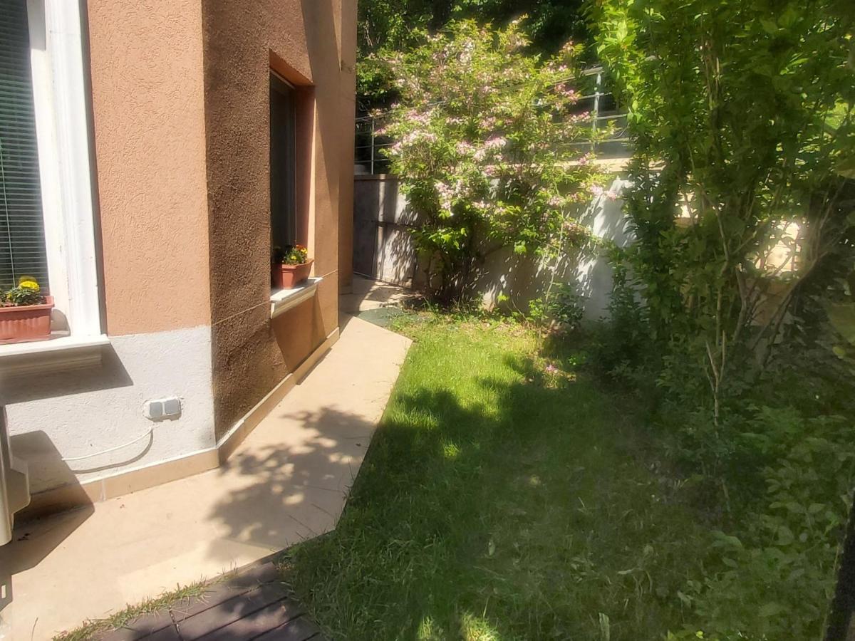 Saint Nicholas Varna Lovely 2 Bedroom Apartment With Sunny Garden Eksteriør bilde