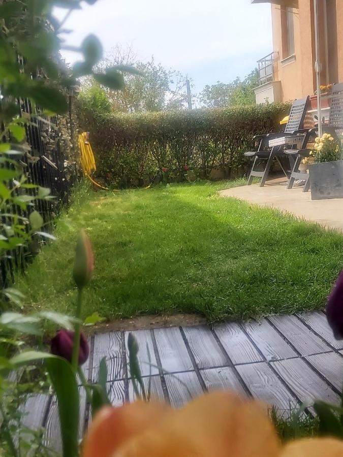 Saint Nicholas Varna Lovely 2 Bedroom Apartment With Sunny Garden Eksteriør bilde